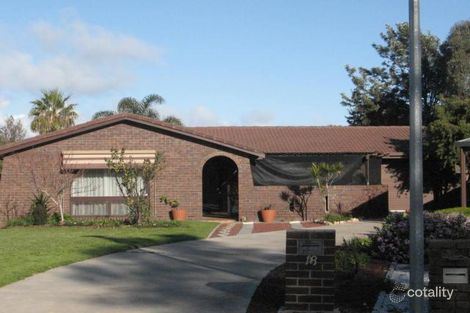 18 Laver Cres, West Lakes Shore, SA 5020