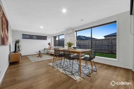 Property photo of 2 Elena Way Officer VIC 3809