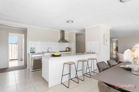 Property photo of 9 St Martins Boulevard Truganina VIC 3029