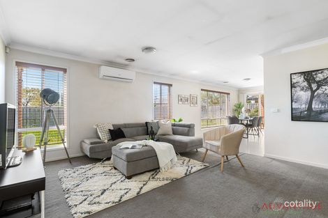 Property photo of 9 St Martins Boulevard Truganina VIC 3029