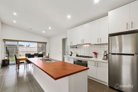Property photo of 10 Jazz Court Pakenham VIC 3810