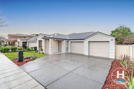 Property photo of 8 Sage Hills Place Craigieburn VIC 3064