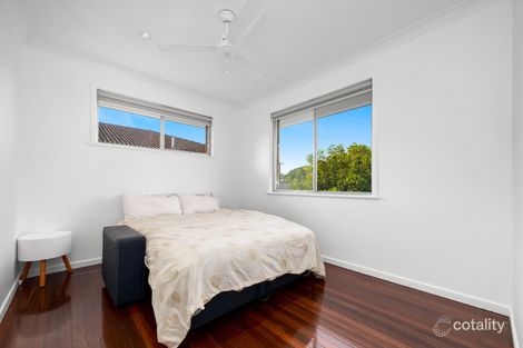 Property photo of 5 Valentia Street Mansfield QLD 4122