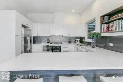 Property photo of 10 The Crescent Hove SA 5048