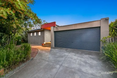 Property photo of 10 Eriden Close Glen Waverley VIC 3150