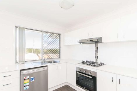 Property photo of 13 Groeschel Court Goodna QLD 4300