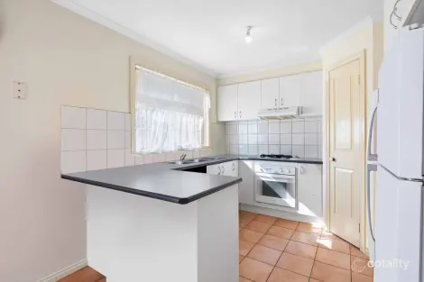 Property photo of 9/52 Latham Street Werribee VIC 3030