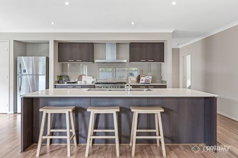 Property photo of 14 Craven Court Sandhurst VIC 3977