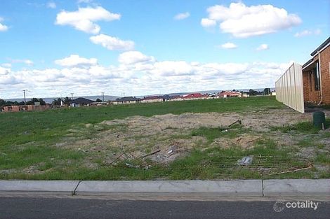 8 Burbank St, Canning Vale, WA 6155