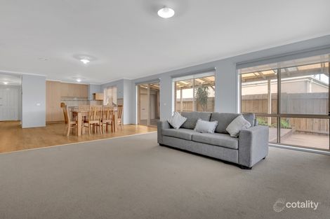 Property photo of 21 Woodside Way Roxburgh Park VIC 3064