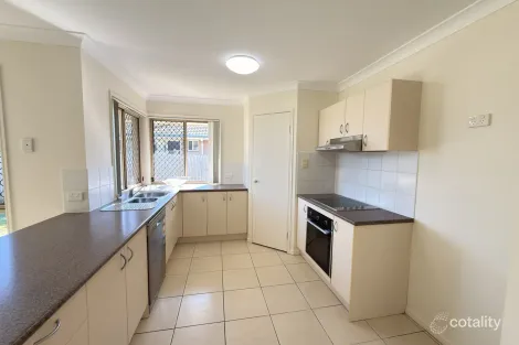 Property photo of 8 Benjamin Court Yamanto QLD 4305