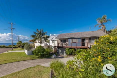 Property photo of 62 Ocean View Parade Caves Beach NSW 2281
