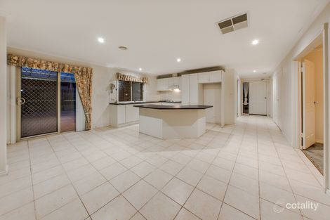 Property photo of 61 Bathgate Crescent Cranbourne East VIC 3977