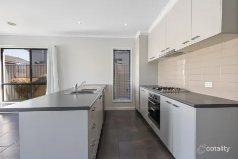 Property photo of 4 Shannon Close Alfredton VIC 3350