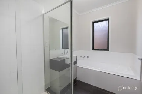 Property photo of 4 Shannon Close Alfredton VIC 3350