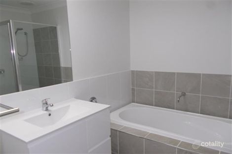 Property photo of 32A Lansdowne Drive Dubbo NSW 2830