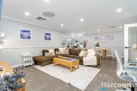 Property photo of 12 Moree Lane Quinns Rocks WA 6030