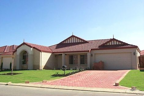 9 Cardiff Gte, Iluka, WA 6028