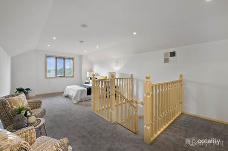 Property photo of 41 Oaklands Way Pakenham VIC 3810