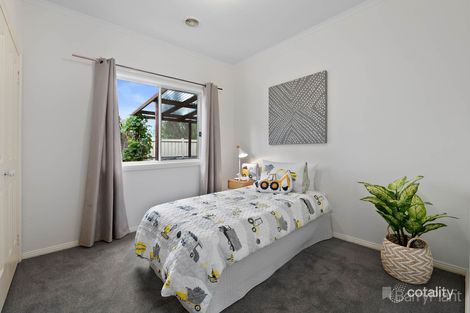 Property photo of 41 Oaklands Way Pakenham VIC 3810