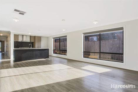 Property photo of 10 Bernfae Avenue Clyde VIC 3978