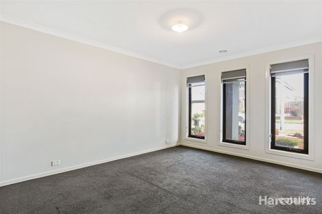 Property photo of 10 Bernfae Avenue Clyde VIC 3978