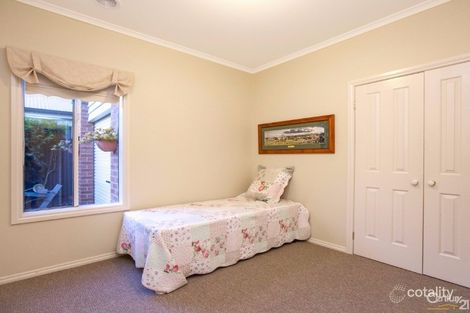 Property photo of 8 Stringy Bark Circuit Pakenham VIC 3810