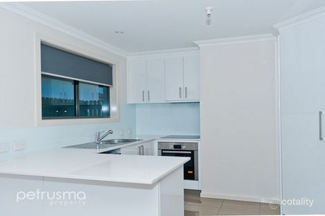 Property photo of 4/10 Talune Street Lindisfarne TAS 7015