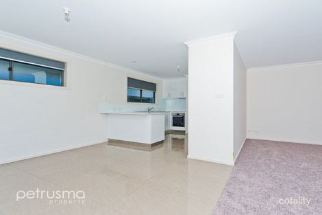 Property photo of 4/10 Talune Street Lindisfarne TAS 7015