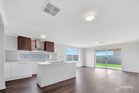 Property photo of 39 Bellerive Crescent Strathtulloh VIC 3338