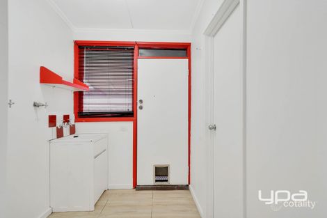 Property photo of 8 Flynn Crescent Coolaroo VIC 3048