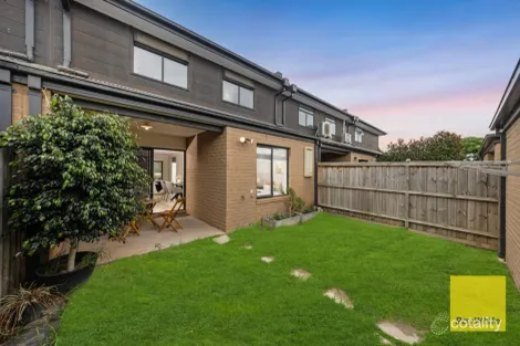 Property photo of 5 Cabin Walk Tarneit VIC 3029