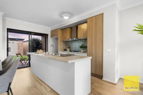 Property photo of 5 Cabin Walk Tarneit VIC 3029