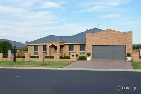 Property photo of 7 Emmaville Street Orange NSW 2800