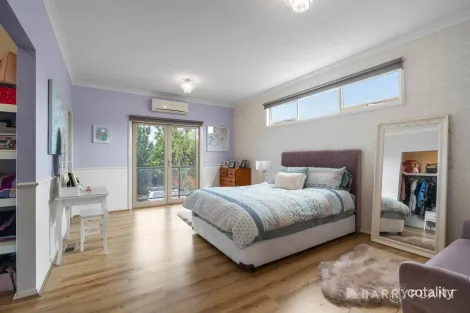 Property photo of 6 Wembley Circuit Pakenham VIC 3810
