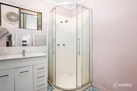 Property photo of 61 Howes Road Farnborough QLD 4703