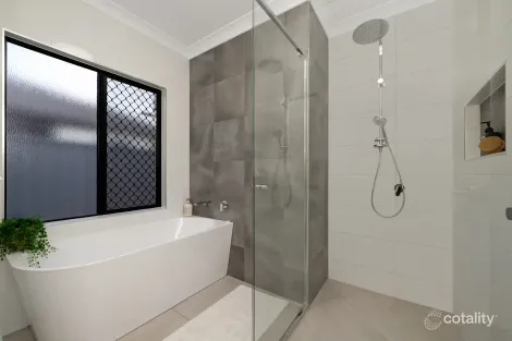 Property photo of 43 Lakeshore Circuit Idalia QLD 4811