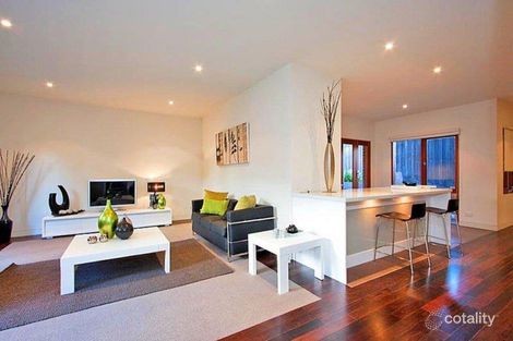 Property photo of 2/515 Main Road Eltham VIC 3095