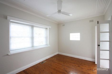 Property photo of 4 Grandview Avenue Turvey Park NSW 2650