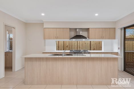 Property photo of 21 Taunton Circuit Upper Kedron QLD 4055