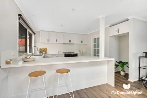 Property photo of 2 Keller Close Greenvale VIC 3059