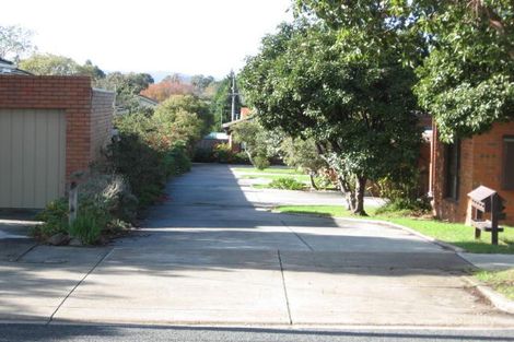 Property photo of 4/28 Simpsons Road Box Hill VIC 3128