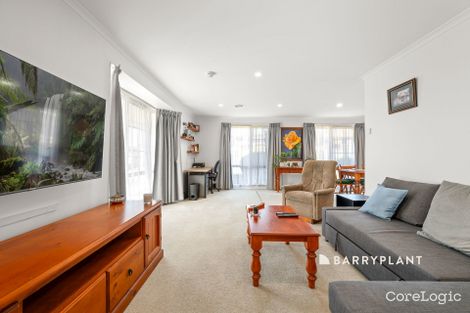 Property photo of 8 McGill Court Pakenham VIC 3810