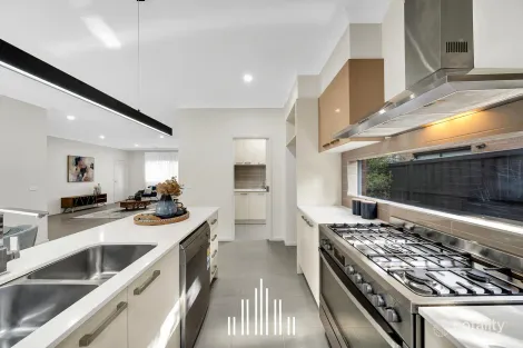 Property photo of 42 Havenstone Drive Keysborough VIC 3173