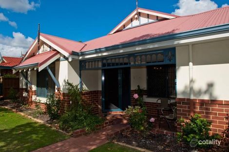 Property photo of 4 Woodlake Boulevard Ellenbrook WA 6069