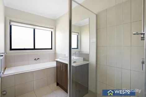 Property photo of 15 Riverside Concourse Cobblebank VIC 3338