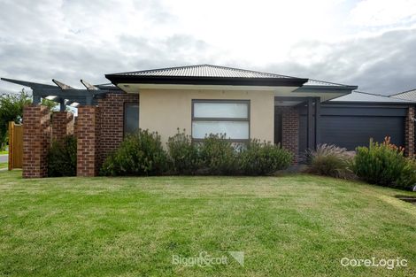 Property photo of 11 Lyndhurst Boulevard Lyndhurst VIC 3975