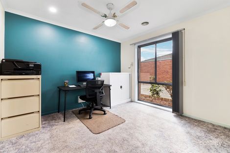 Property photo of 3 Howqua Place Cranbourne VIC 3977