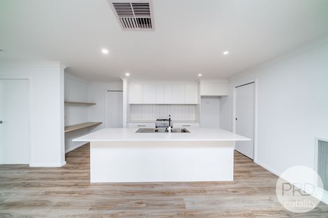 Property photo of 2/2 Wiveon Street Gobbagombalin NSW 2650