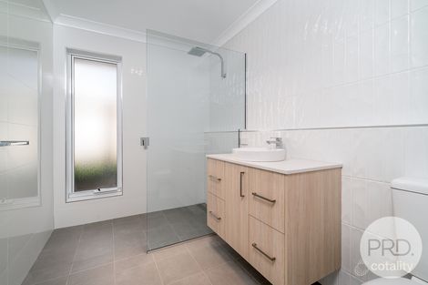 Property photo of 2/2 Wiveon Street Gobbagombalin NSW 2650